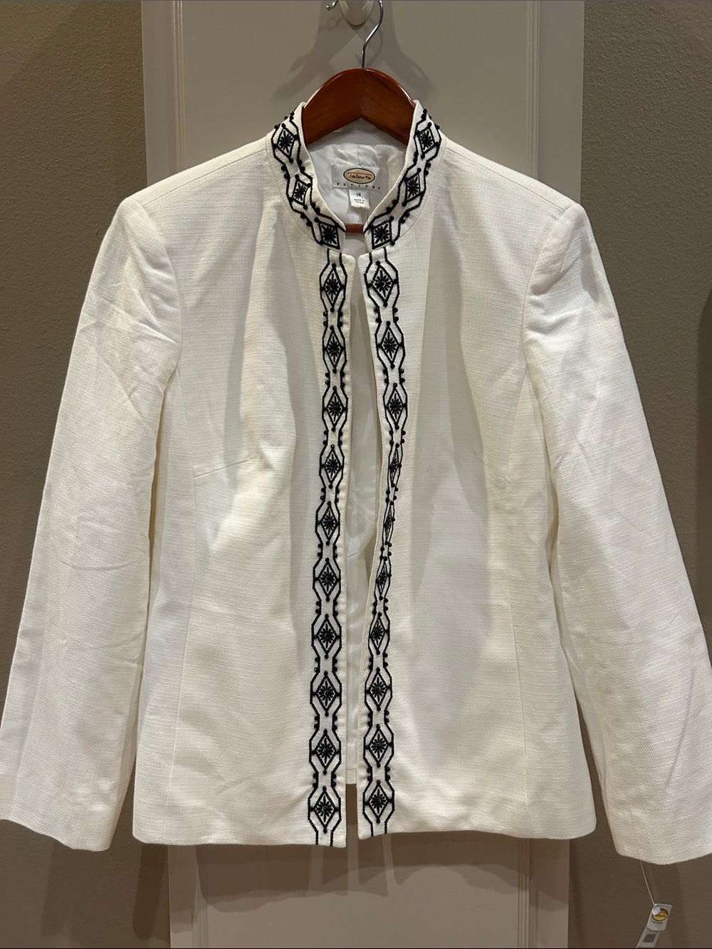 Womens White Embroidered & Bead Collar Jacket